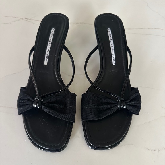 Donald J. Pliner Shoes - Women's Donald J Pliner Black Kitten Heels, Slip on Sandal, Size 8